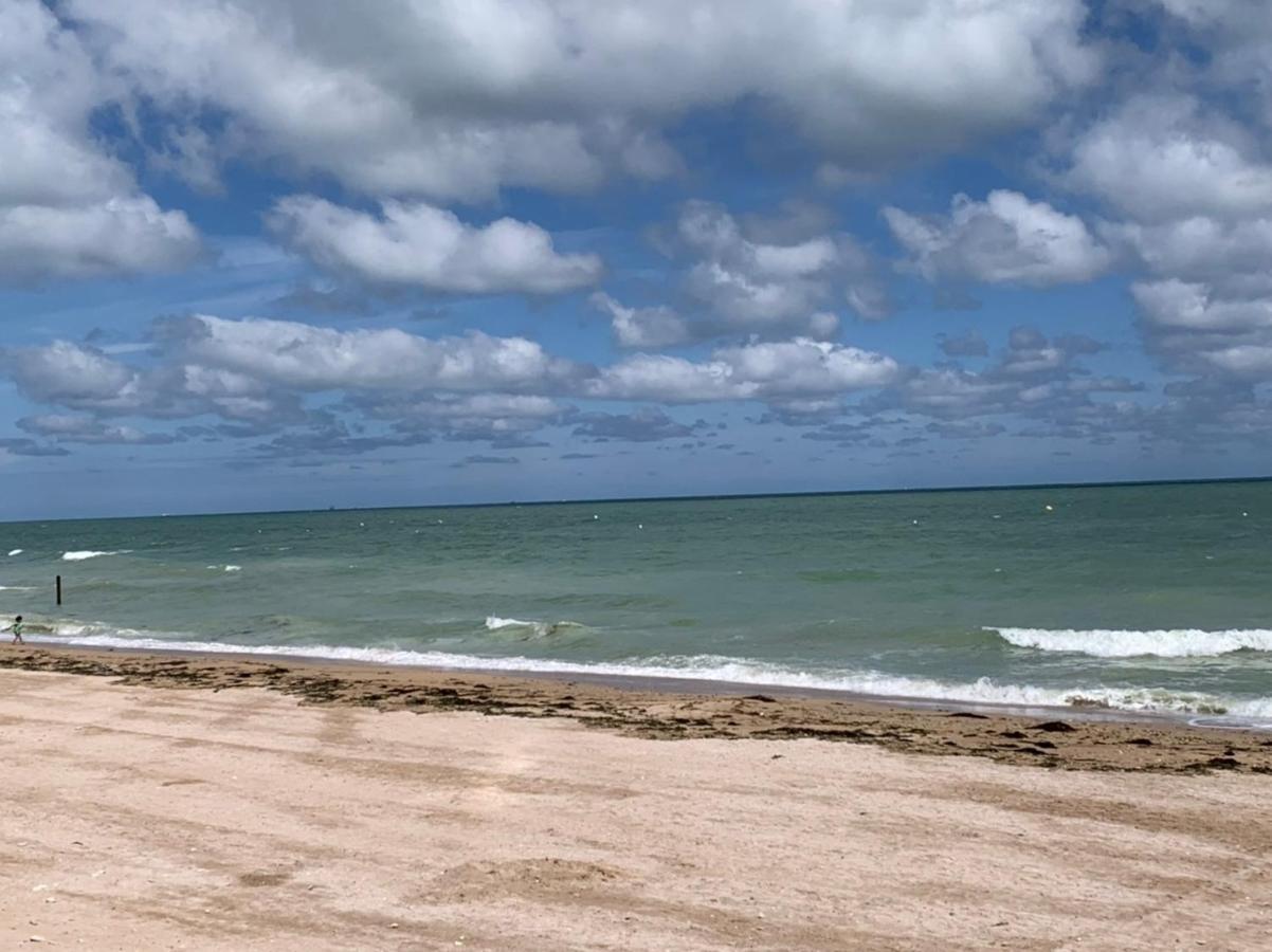 Saint-Aubin-Sur-Mer: Bel Appartement Traversant 외부 사진