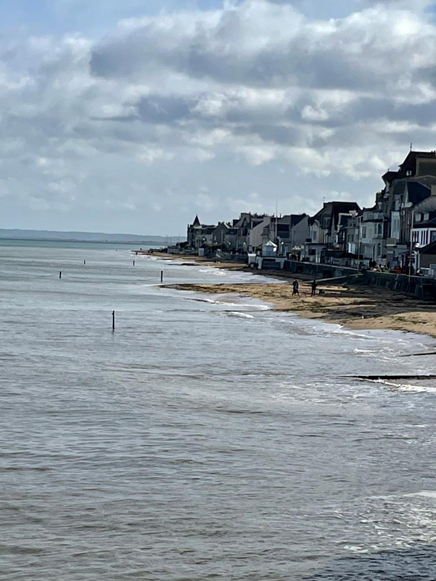 Saint-Aubin-Sur-Mer: Bel Appartement Traversant 외부 사진